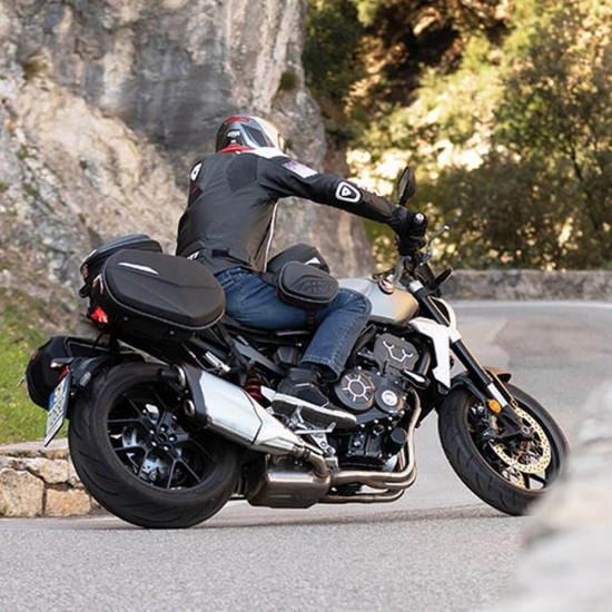 Τσαντάκι μηρού GIVI ST608B μαύρο