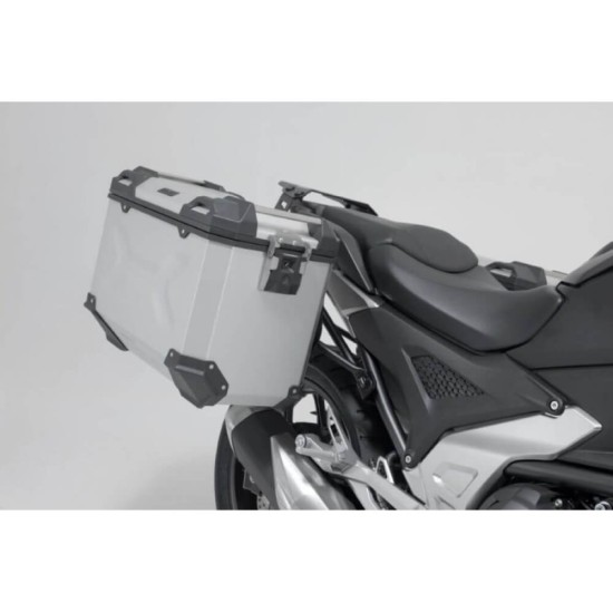 Σετ βάσεων και βαλιτσών SW-Motech TRAX ADV 45 lt. Honda NC 750 X 16-20 ασημί Σετ βάσεων και βαλιτσών SW-Motech TRAX ADV 45 lt. Honda NC 750 X 16-20 ασημί