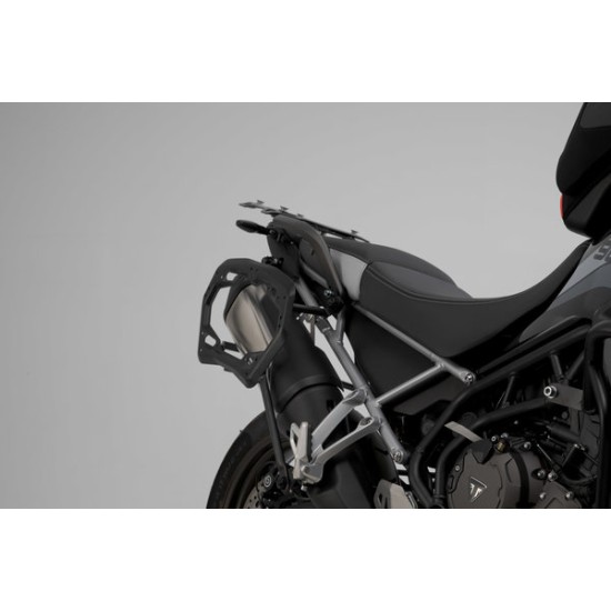 Σετ βάσεων και βαλιτσών SW-Motech TRAX ADV Triumph Tiger 900 GT/Rally/Pro ασημί Σετ βάσεων και βαλιτσών SW-Motech TRAX ADV Triumph Tiger 900 GT/Rally/Pro ασημί
