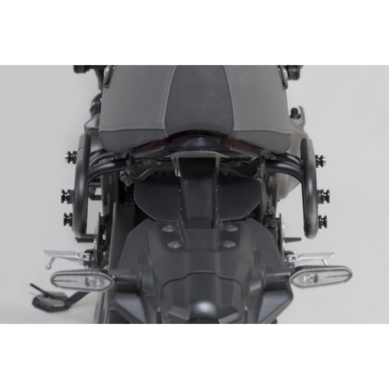 Σετ βάσεων και πλαϊνών βαλιτσών SW-Motech Urban ABS 33 lt. Yamaha XSR 900 22- (σετ) Σετ βάσεων και πλαϊνών βαλιτσών SW-Motech Urban ABS 33 lt. Yamaha XSR 900 22- (σετ)